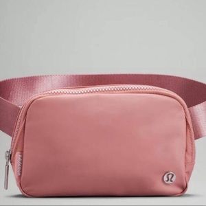 Lululemon Everywhere Belt Bag NWT